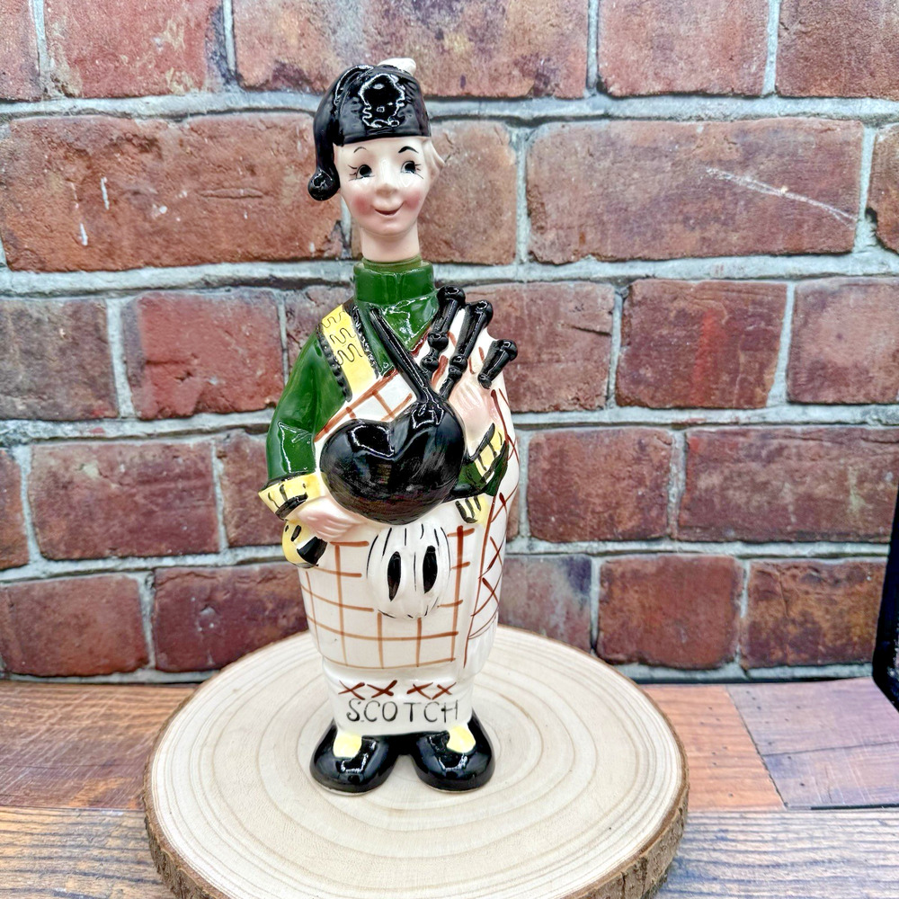 Scotch Decanter Scotsman Bagpipes Japan Ceramic Vintage 1960s #5323 12" Barware‎